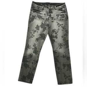 Signature Studio Women’s Size 12 Gray Floral Denim Jeans